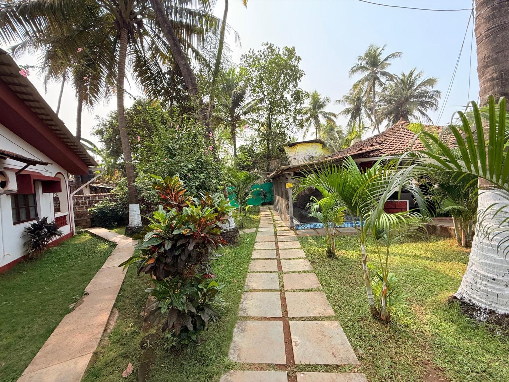 Red Sea Beach Resort Anjuna Exterior photo