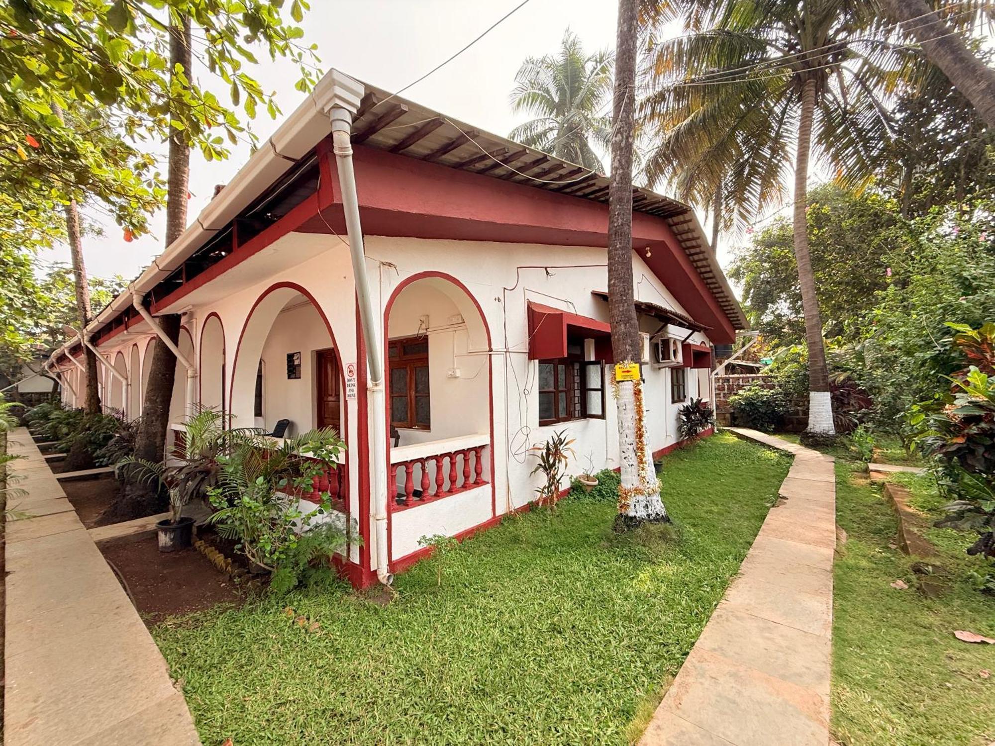 Red Sea Beach Resort Anjuna Exterior photo